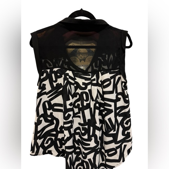 Top - Picture 4 of 5